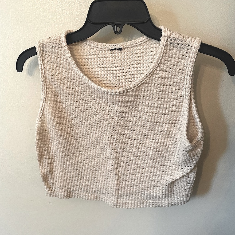 Beige tank, perfect for summer! Size Small